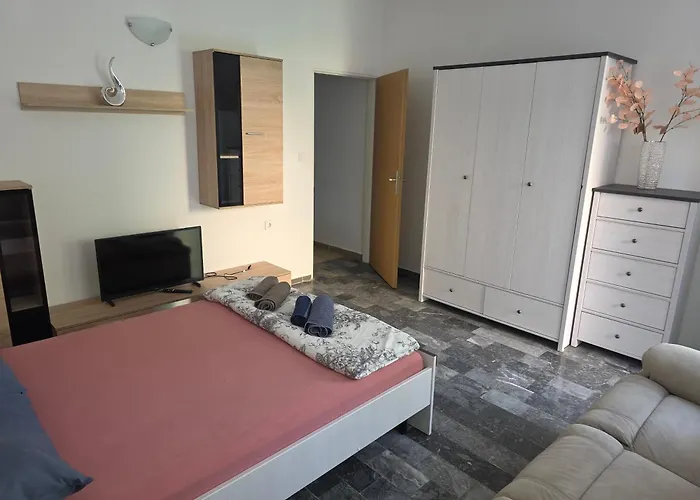 Marko 1 Bedroom #2 * Póla